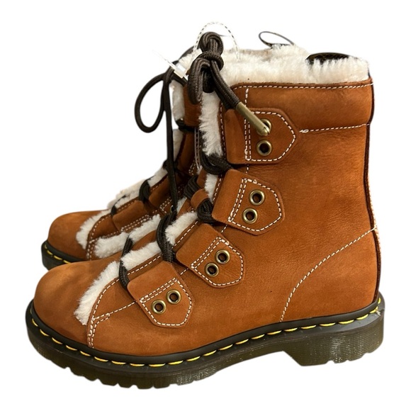 NWOT Dr Martens Women's 1460 Lace to Toe Fur Lined Buttersoft Lace Up Boots new - Picture 2 of 9